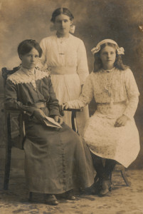 From L to R Maude, Lily and Maude Andersen from Septimus